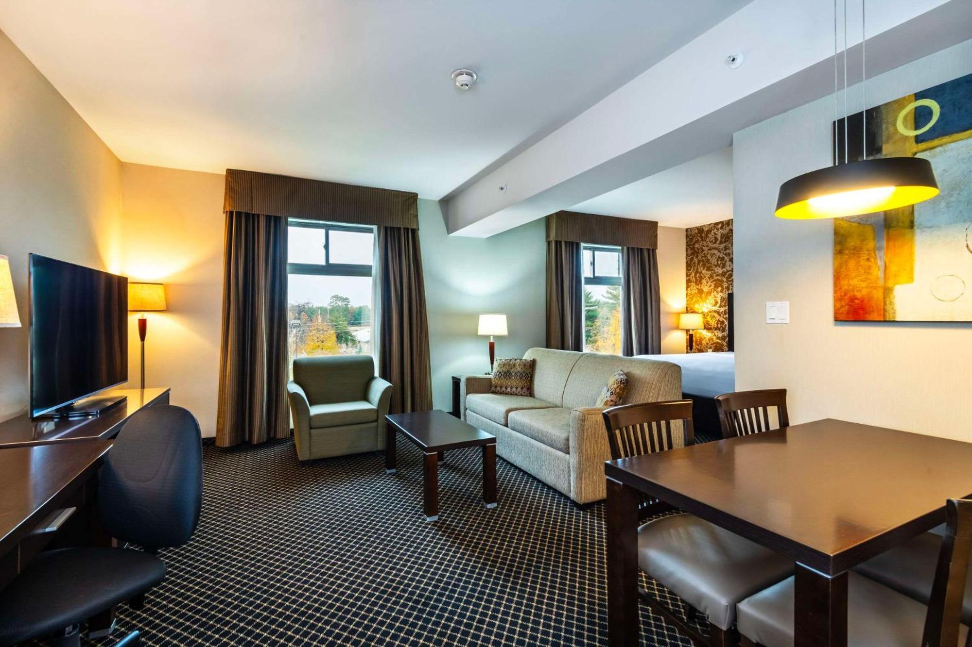 Hotel Quality & Petawawa