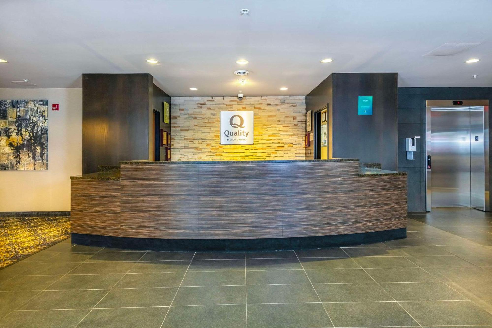 Hotel Quality & Petawawa