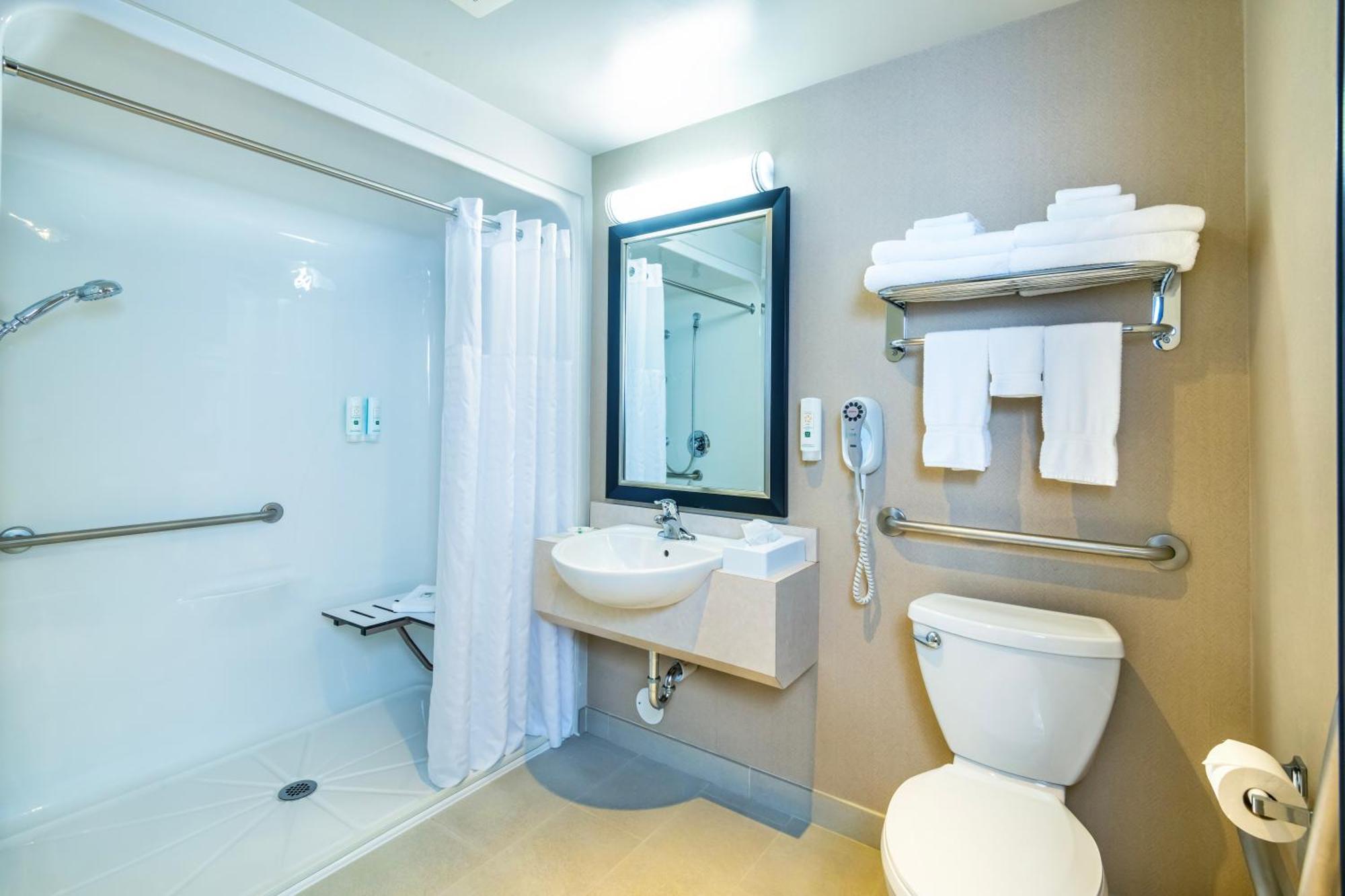 Hotel Quality & Petawawa